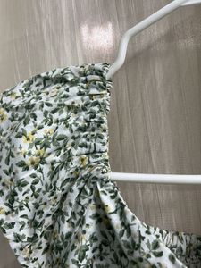 Floral Print Ruffle Sleeve Top