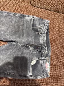 Stylish Men's Grey Washed Jeans 32 inches