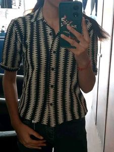 Stylish Black &amp; White Patterned Top