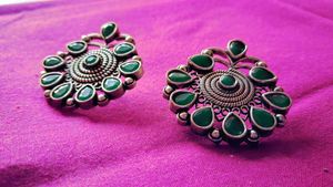 Green Stone Maate Polish Replica Earning
