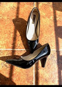 SALE - Black Solid Pump