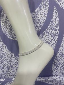 Elegant Silver Anklet with Gem Accents