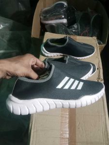 NEW NO USED CASUAL SHOES FOR MAN