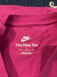 Nike Graphic T-Shirt