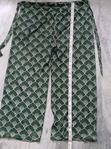 Stylish Green Patterned Wide-Leg Pants with Pocket