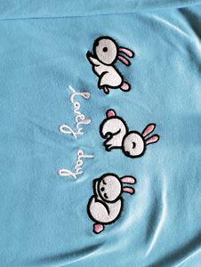 sweatshirt in colour light blue