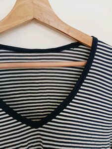 Striped V-Neck Long Sleeve Top