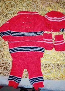 Baby's Knitted Outfit Set