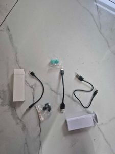 3 Type A to C cables with Accessories