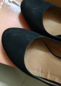 TRESMODE Black Suede Heels
