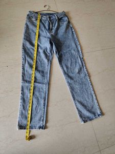 jeans in straight cut