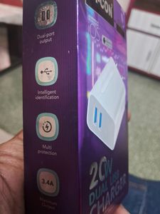 FAST CHARGING 20 W CHARGER DUAL USB