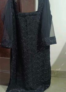 Elegant Black Embroidered Kurta
