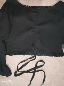 🖤 Elegant Black Ruched Crop Top 🖤