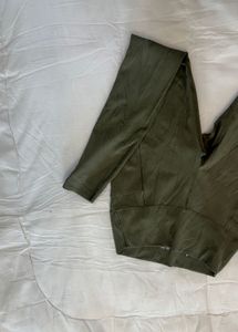UNIQLO High Waisted Olive Green Leggings