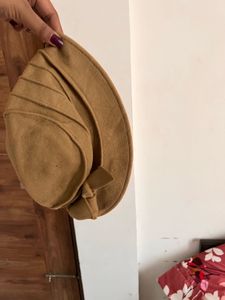 Elegant Ladies Cap with Bow Detail