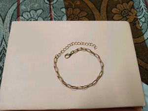 Elegant Gold Figaro Chain Bracelet