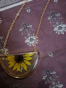 Resin Sunflower Pendant Necklace