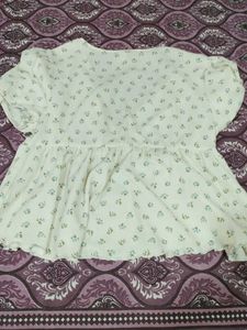 H&amp;M Chic Floral Print Top
