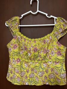 Bombay paisley top new