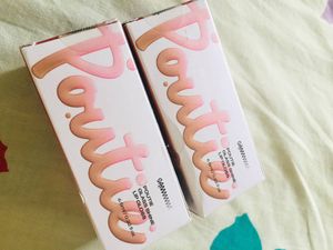 Poutie Glass Shine Lip Gloss😍