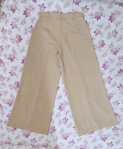 Effortlessly Stylish Beige Casual Trousers: Your Perfect Wardrobe Essential"