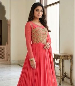 Anarkali Gown with Chunri and pan