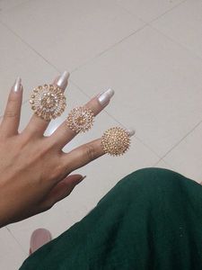set of 3 rings ...