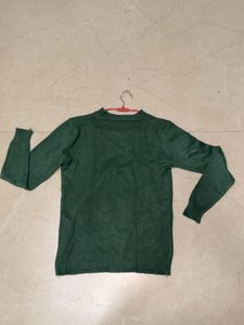 Chic Green Pearl Embellished Sweater
