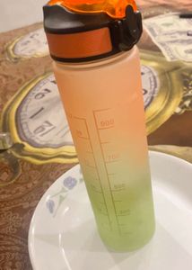 Gradient Water Bottle with Measurement Markings