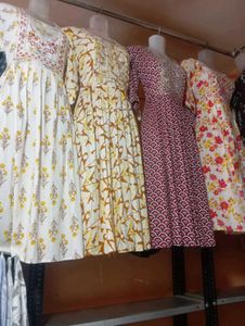 all size available aur bhi delay wear stock hai ti