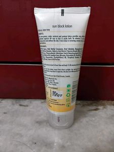 Aaranyaa Sun Block Lotion SPF 40