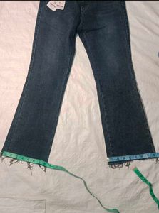 Stylish Flare Jeans with Raw Hem