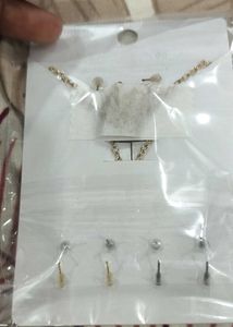 Daisy Flower pendant Set with 4 pairs of studs