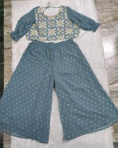 crop top with plazo and drape