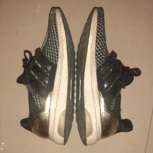 Gold &amp; Black Sport Shoes - Women
