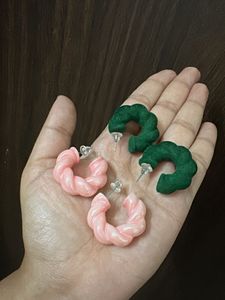 Chic Twisted Hoop Earrings - Pink & Green Set