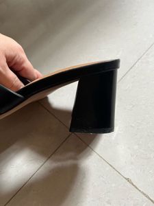 Stylish Black Block Heel Sandals