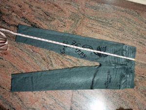 Elegant White Kurta with jeggings
