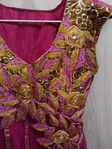 Gorgeous Pink &amp; Gold Embellished Kurta Set