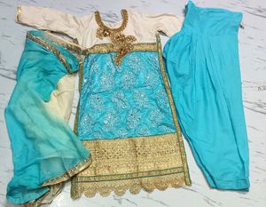 New Condition Beautiful Suit Salwar With Dupatta