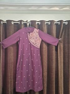 Beautiful Ethnic Embroidered Kurta