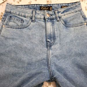 Crop denim jeans