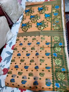 Peach Floral Print Tant Handloom saree