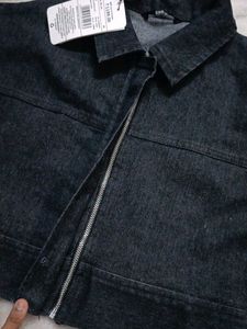 FREE DEL - cropped Denim Jacket - new with ta