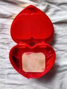 Heart-shaped Eyeshadow Palette