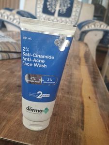 derma 2% sali cinamide anti-acne face wash