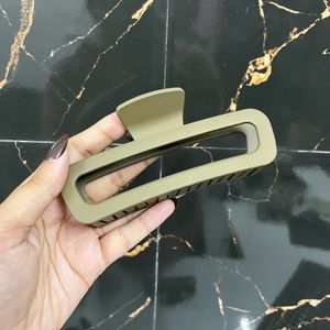 Oversized Hair claw clip