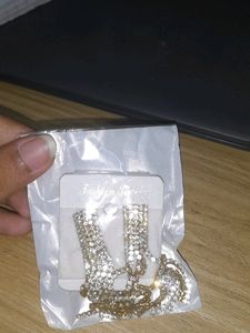 PRETTY STONE LONG EARINGS