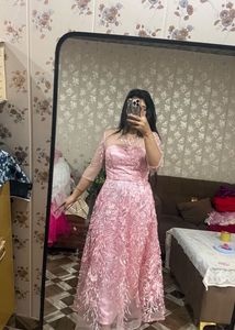 Stunning Pink Embroidered Gown🩷🎀🦋